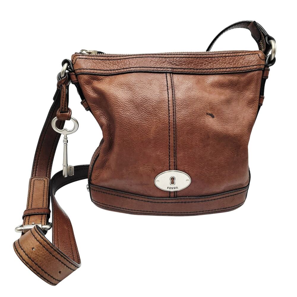 Vintage Fossil Maddox Brown Leather Adjustable Crossbody Bucket Bag Key Charm